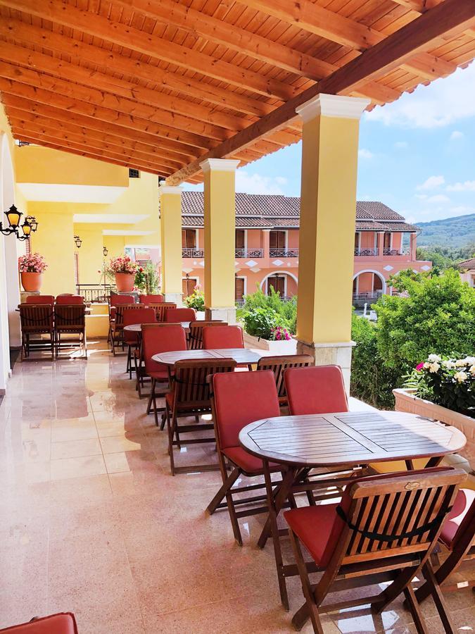Regina Hotel Vasilatika  Экстерьер фото