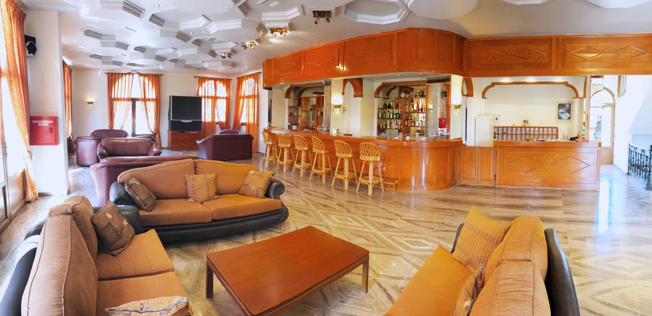 Regina Hotel Vasilatika  Экстерьер фото